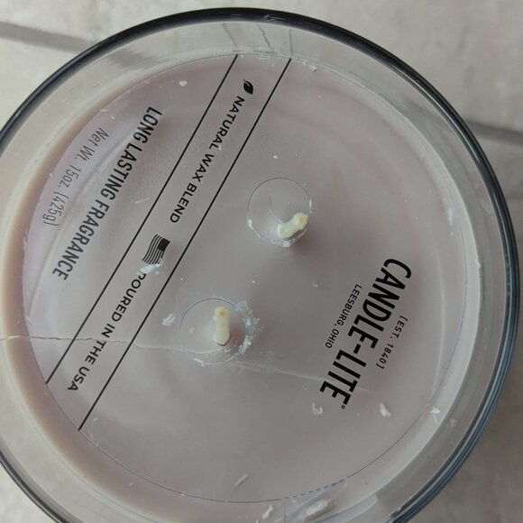 New Two Wick Candle - Picture 2 of 3